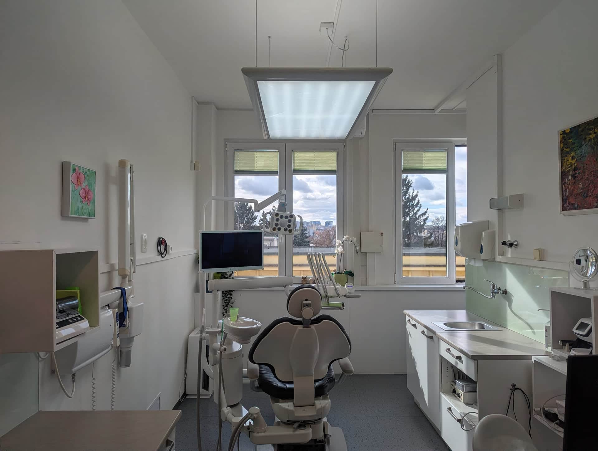 Interiér zubní ordinace